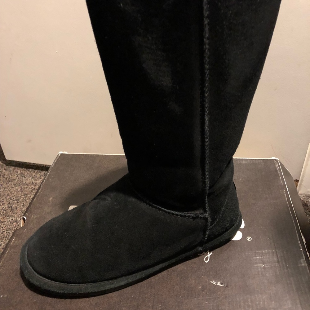 BEARPAW BLACK BOOTS